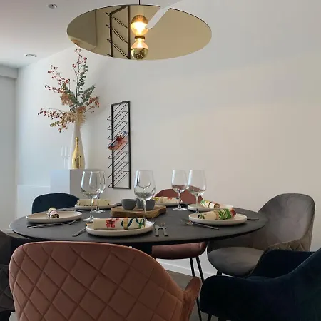 D&s Lifestyle Met Terras 18m² Koningslaan アパート クノック・ヘイスト
