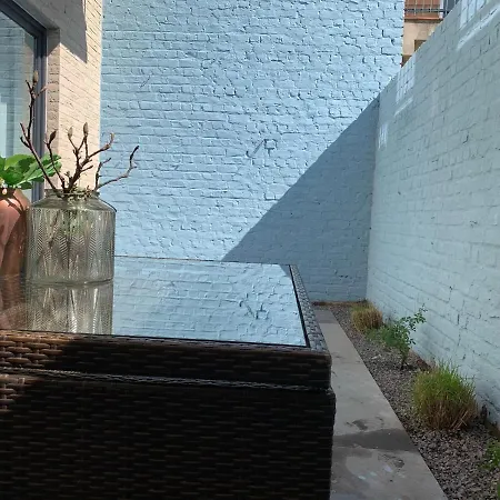 D&s Lifestyle Met Terras 18m² Koningslaan アパート